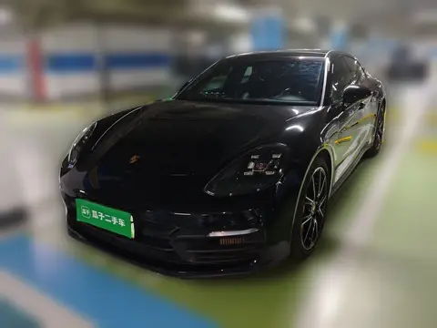 Porsche Panamera 2021
