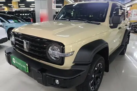 TANK 300 2025