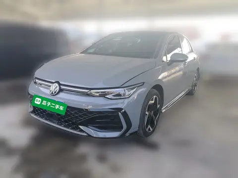 Volkswagen Golf 2025