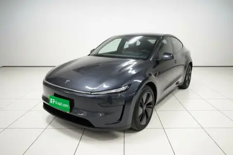 Tesla Model Y 2025