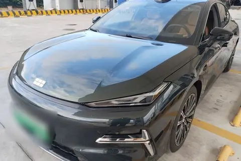 Geely Galaxy Starshine 8 2025