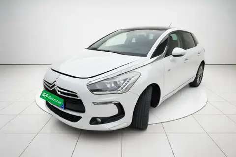DS 5 2014