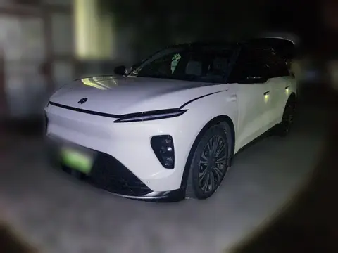 NIO ES8 2023