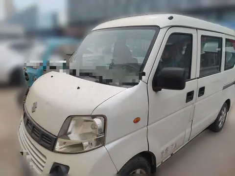Suzuki Landy 2013