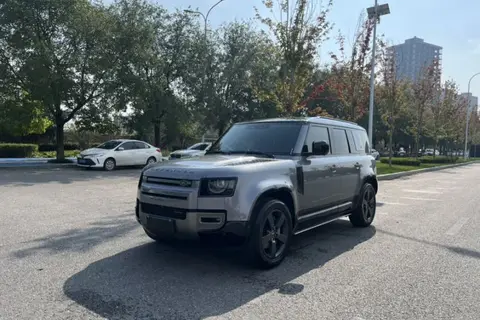Land Rover Defender 2022