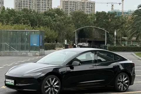 Tesla Model 3 2025
