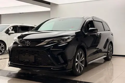 Toyota Granvia 2024