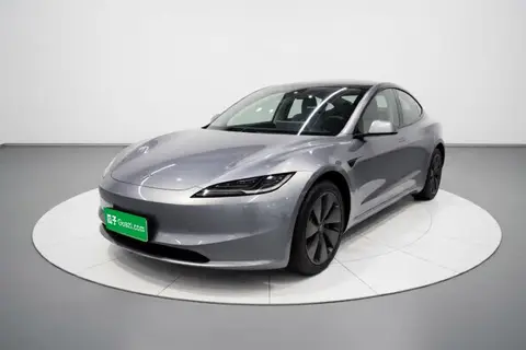Tesla Model 3 2025