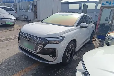 Audi Q4 e-tron 2023
