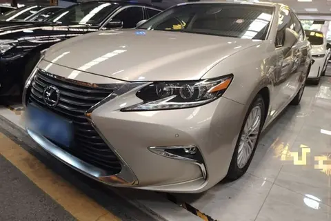 Lexus ES 2017