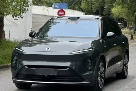 NIO ES8 2023