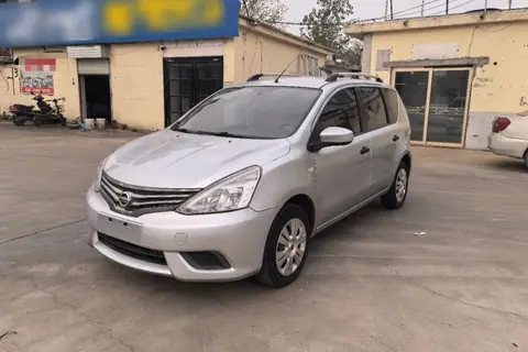 Nissan Livina 2015