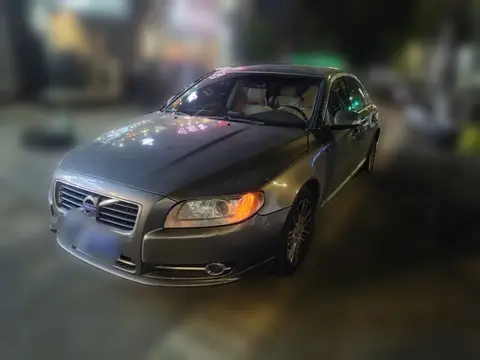 Volvo S80L 2011