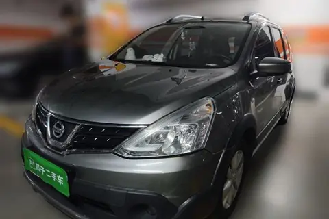 Nissan Livina 2015