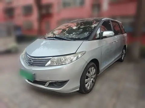 BYD M6 2013