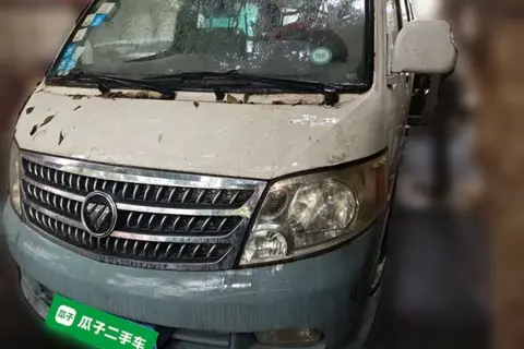 Foton Scenic 2013