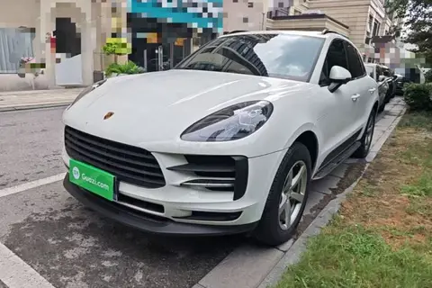 Porsche Macan 2021