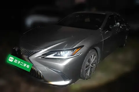 Lexus ES 2018