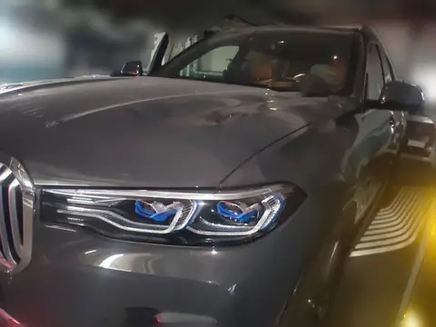 BMW X7 2021