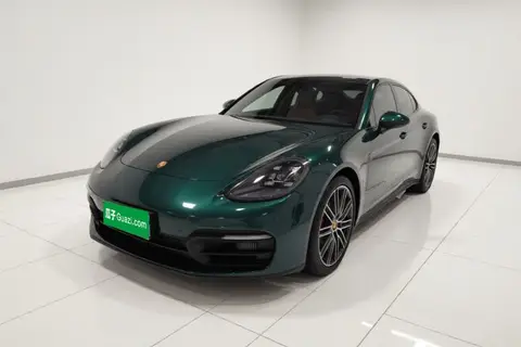Porsche Panamera 2021