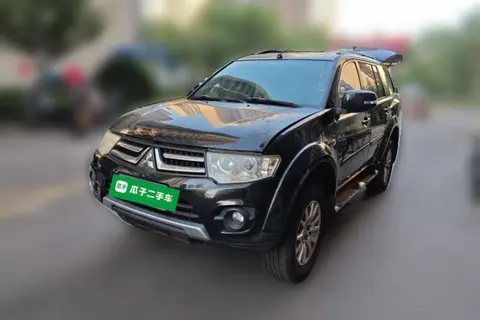 Mitsubishi Pajero Sport 2014