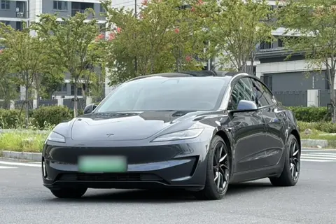 Tesla Model 3 2024