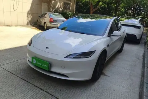 Tesla Model 3 2025