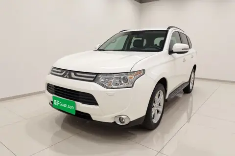 Mitsubishi Outlander 2014