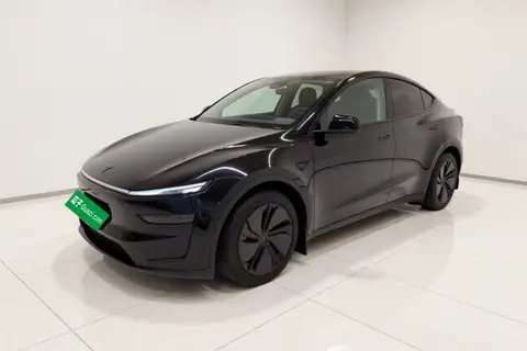 Tesla Model Y 2025