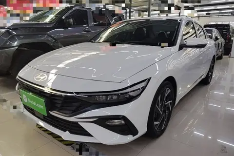 Hyundai Elantra 2024