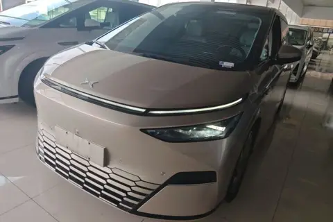 XPeng X9 2023