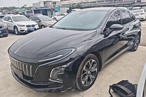 Hongqi E-QM5 2023