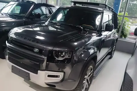 Land Rover Defender 2023