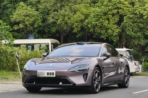 Xiaomi SU7 2024
