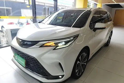 Toyota Granvia 2023