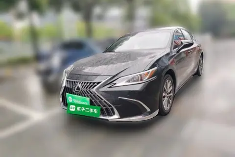 Lexus ES 2023