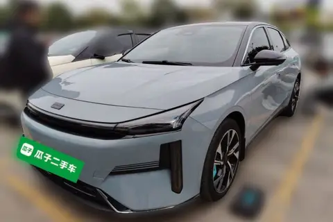 Geely L6 2023